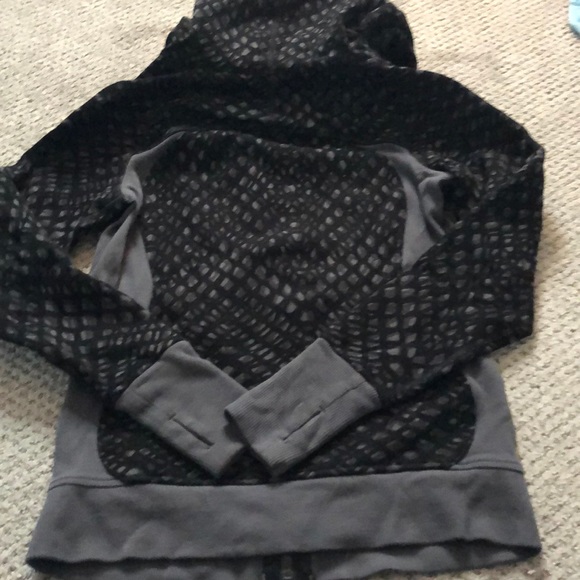 Lululemon black zip up hoodie - Picture 4 of 4